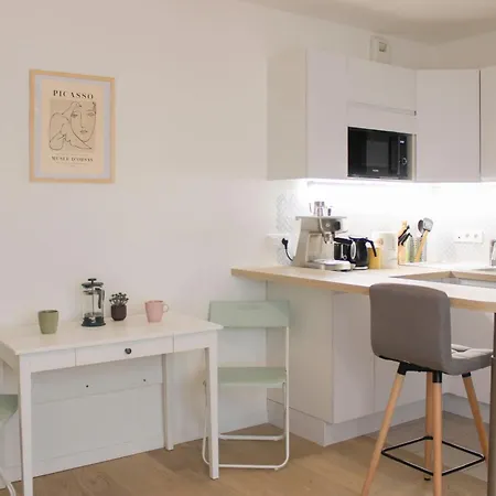 Charming 28 M Nest In Apartamento *