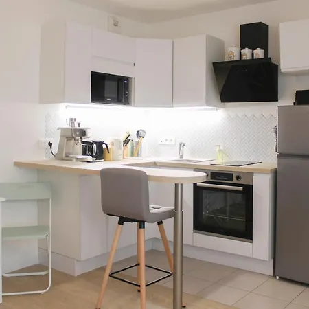 Apartment Charming 28 M Nest In Vanves