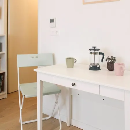 Charming 28 M Nest In * Vanves